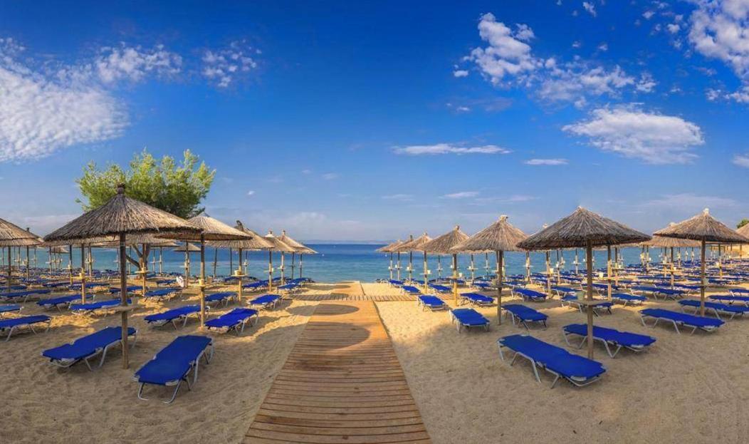 Aelia Seaside Luxury Suites Nea Karvali Bagian luar foto