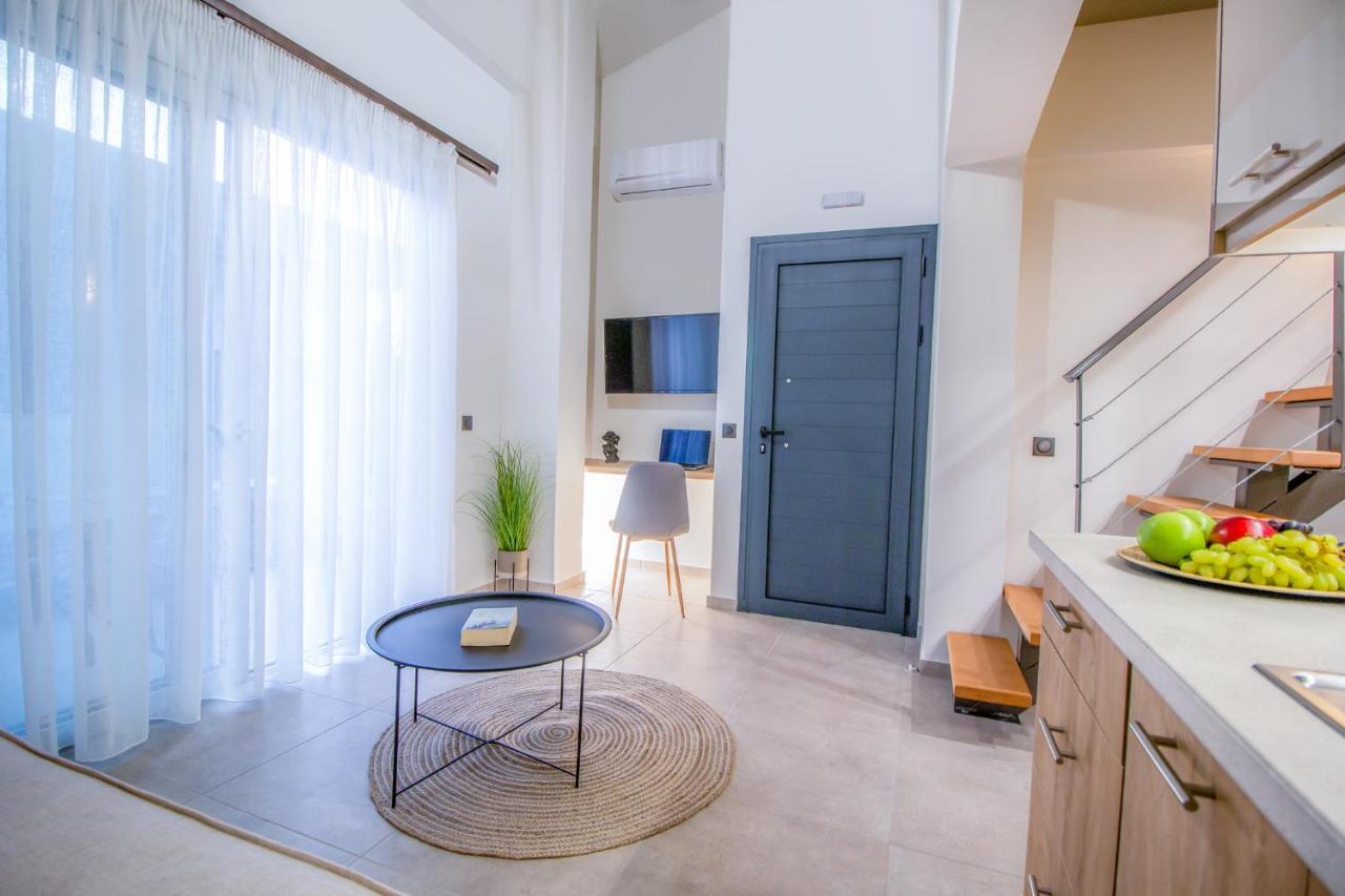 Aelia Seaside Luxury Suites Nea Karvali Bagian luar foto