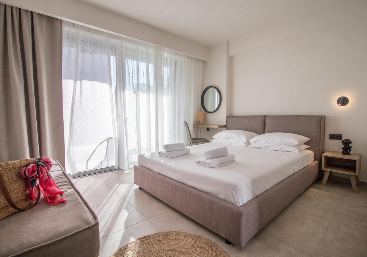 Aelia Seaside Luxury Suites Nea Karvali Bagian luar foto