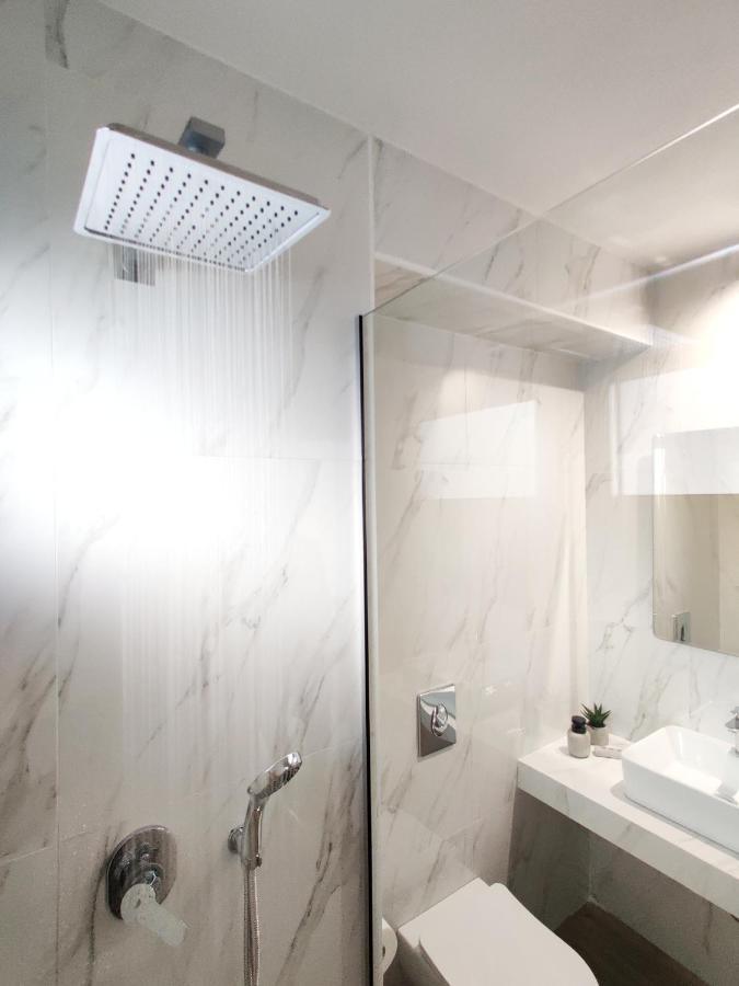Aelia Seaside Luxury Suites Nea Karvali Bagian luar foto