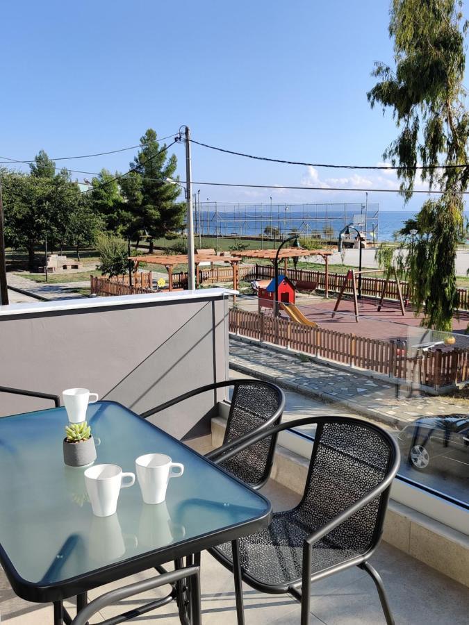 Aelia Seaside Luxury Suites Nea Karvali Bagian luar foto