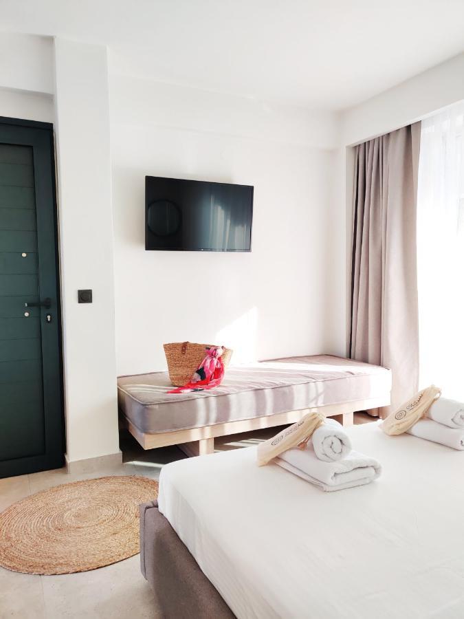 Aelia Seaside Luxury Suites Nea Karvali Bagian luar foto