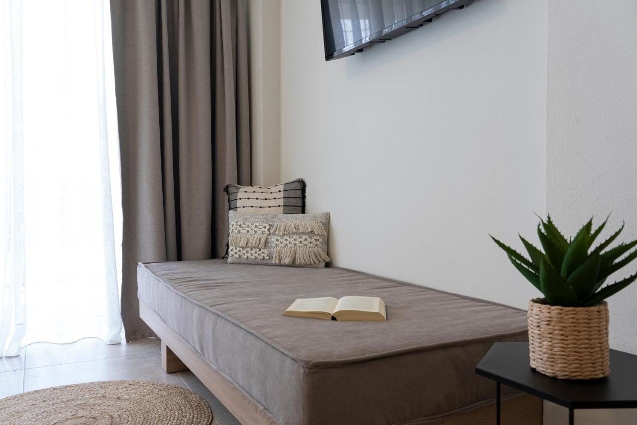Aelia Seaside Luxury Suites Nea Karvali Bagian luar foto