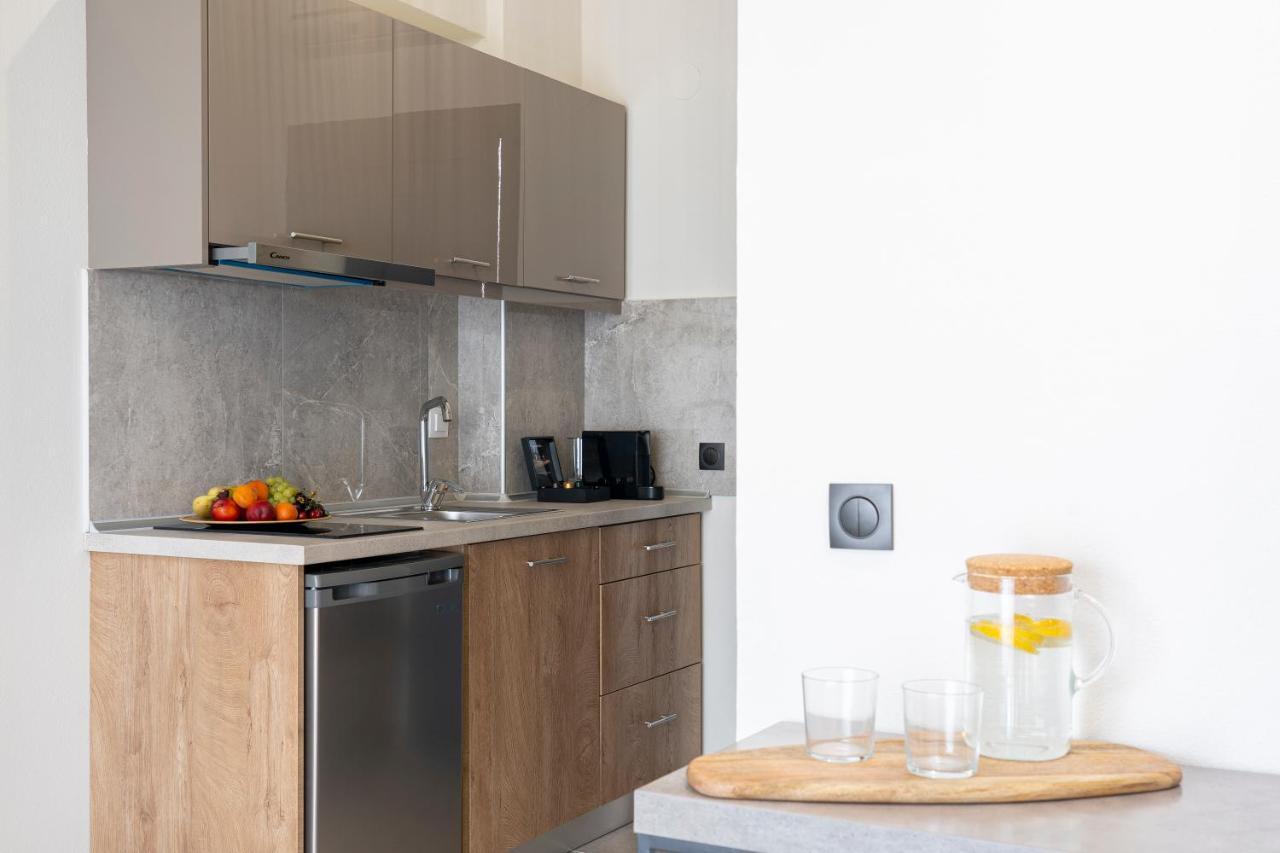 Aelia Seaside Luxury Suites Nea Karvali Bagian luar foto