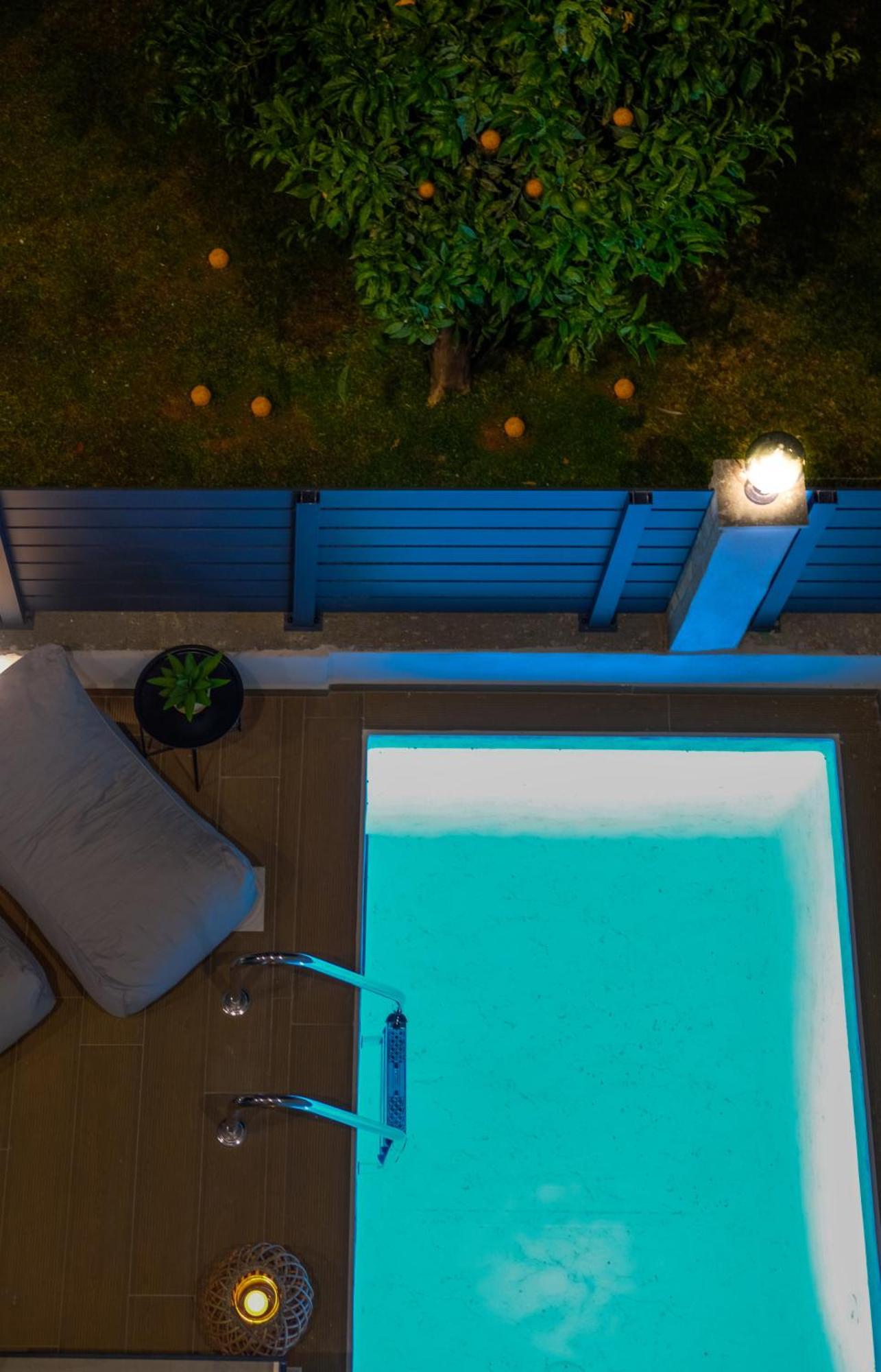 Aelia Seaside Luxury Suites Nea Karvali Ruang foto